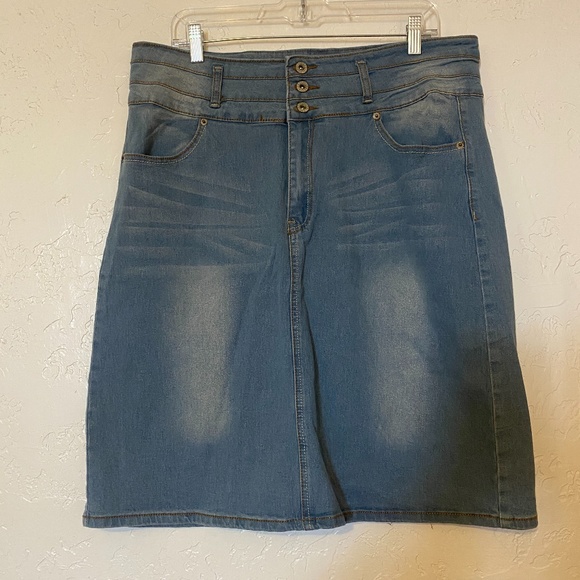NWOT-Be Girl Jeans distressed denim skirt, size 2X - Picture 1 of 8